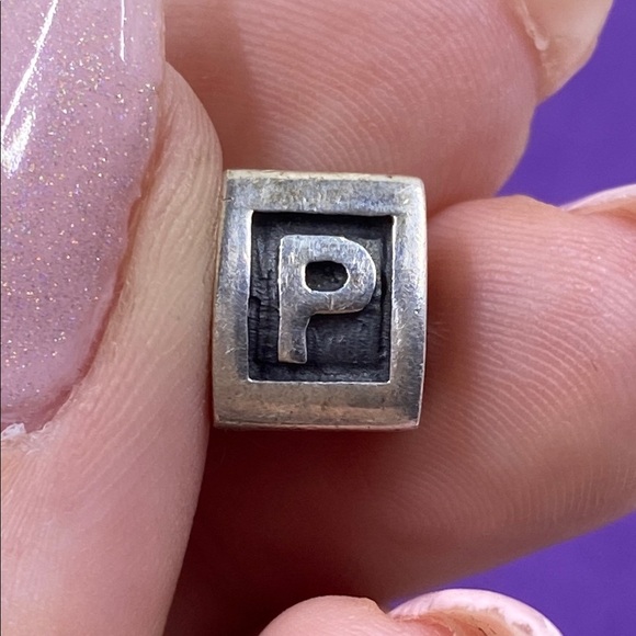💛 Pandora Sterling Silver “P” Charm - Picture 3 of 3